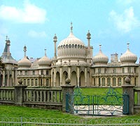 Der &quot;Royal Pavilion&quot; in Brighton. In englischen St&auml;dten wie dieser m&ouml;chten viele mit Hilfe eines Sprachkurses ihr Englisch verbessern.