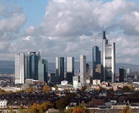 Die Finanzmetropole Frankfurt am Main. Als Bankkaufmann hat man hier höhere Verdienstchancen als in anderen deutschen Städten